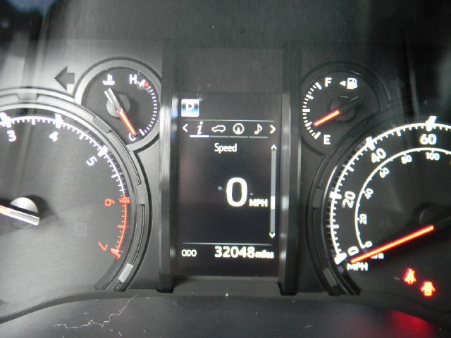 Used 2023 Toyota 4Runner SR5 Premium w/ Moonroof Package AWD/4WD image 10