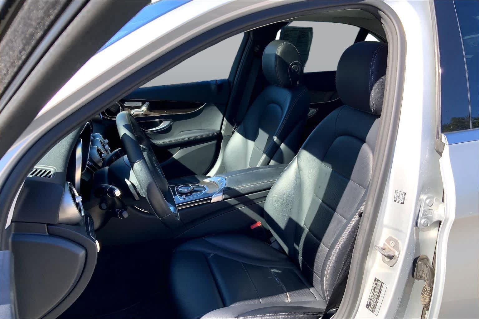 Used 2018 Mercedes-Benz C 300 4MATIC Sedan image 9