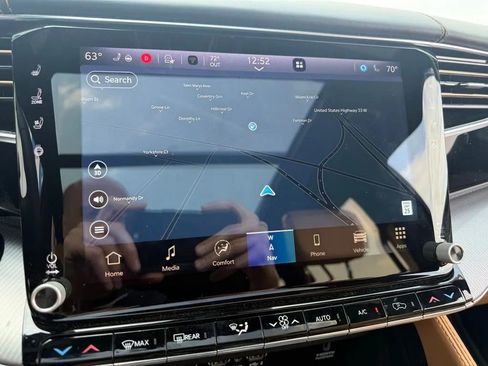 Used 2023 Jeep Grand Wagoneer Series III image 21