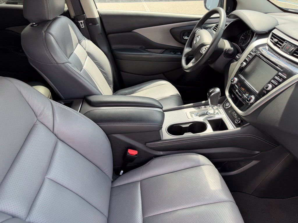 Used 2020 Nissan Murano SV FWD image 16
