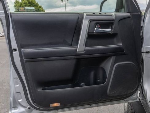 Used 2019 Toyota 4Runner SR5 Premium image 15