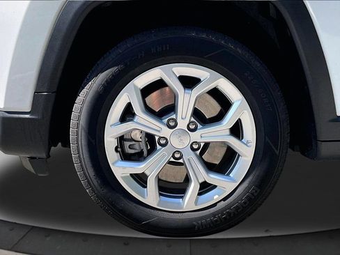 Used 2024 Jeep Compass Latitude AWD/4WD image 33