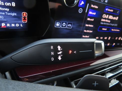 Used 2024 Chevrolet Traverse Z71 w/ Enhanced Driving Package image 27