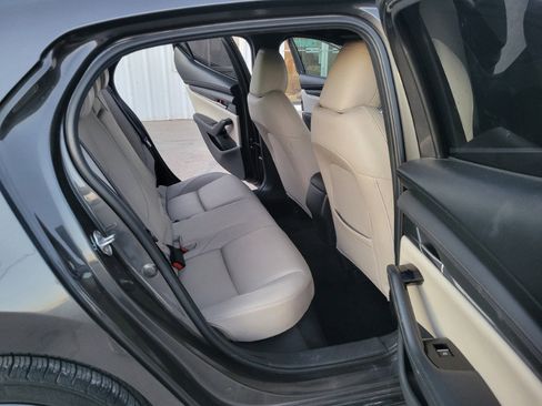 Used 2019 MAZDA MAZDA3 Hatchback image 16