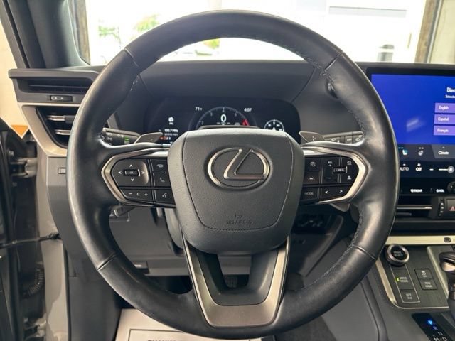 Used 2024 Lexus GX 550 w/ Cold Area Package AWD/4WD image 13
