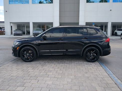 Certified 2023 Volkswagen Tiguan SE R-Line image 5