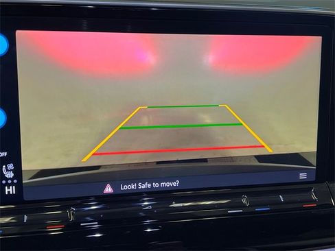 Certified 2024 Volkswagen Atlas SE image 25