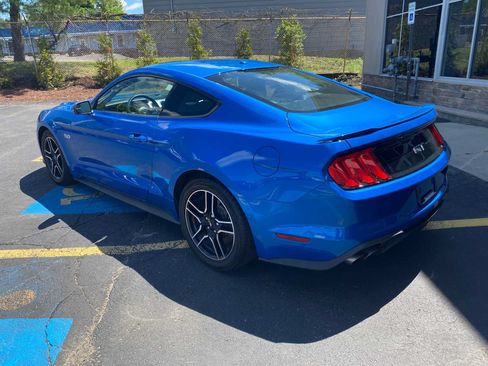Used 2019 Ford Mustang GT Premium RWD image 3