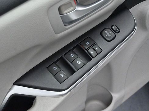 Used 2015 Toyota Camry LE FWD image 10