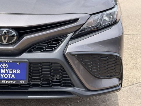 Used 2024 Toyota Camry SE FWD image 4