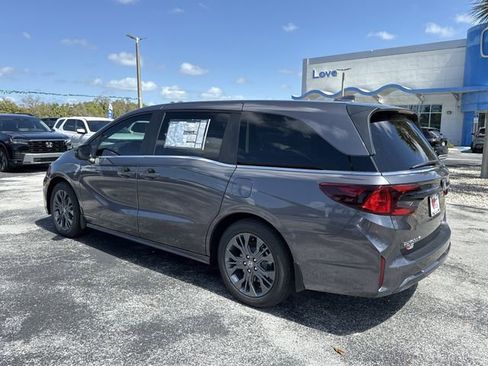 New 2026 Honda Odyssey Touring image 10