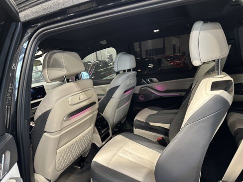 Used 2023 BMW X7 M60i w/ Executive Package AWD/4WD image 4