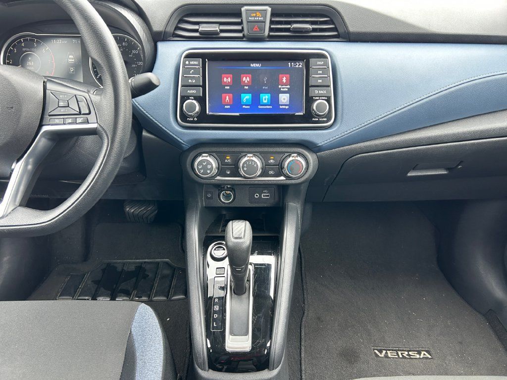 Used 2025 Nissan Versa SV FWD image 11
