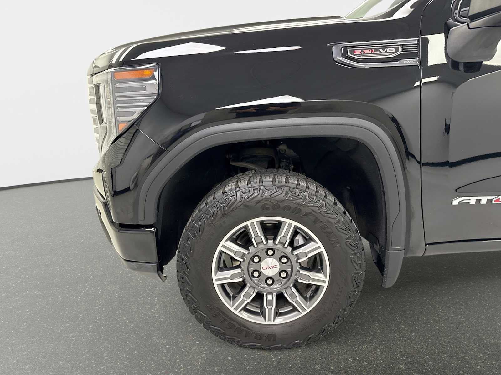 Used 2023 GMC Sierra 1500 AT4 w/ AT4 Premium Package AWD/4WD image 17
