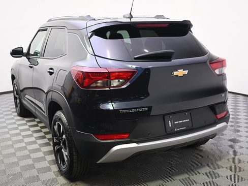 Used 2021 Chevrolet TrailBlazer LT w/ Convenience Package FWD image 4