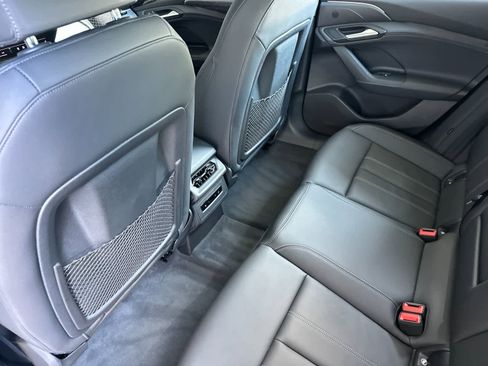 Used 2025 Audi A6 e-tron Premium w/ Convenience Package RWD image 4