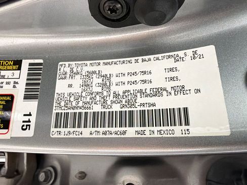 Used 2022 Toyota Tacoma SR5 w/ Technology Package AWD/4WD image 18