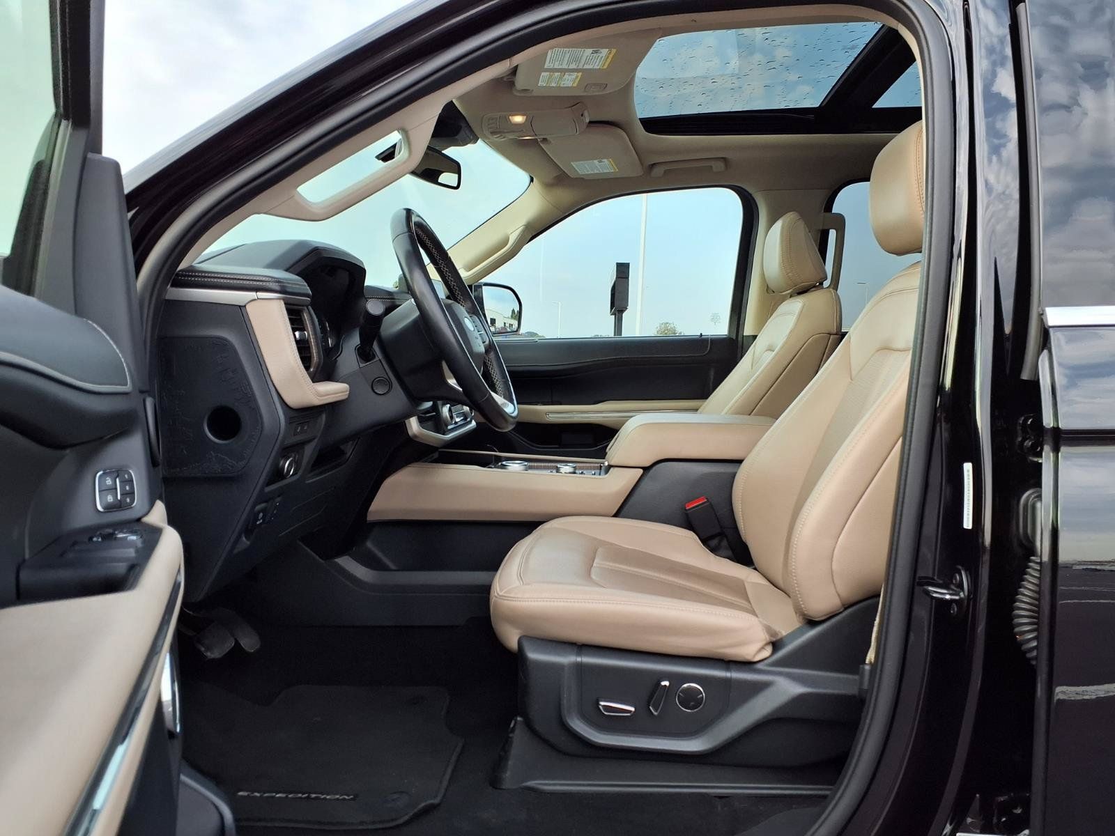 Used 2024 Ford Expedition Max Limited AWD/4WD image 25
