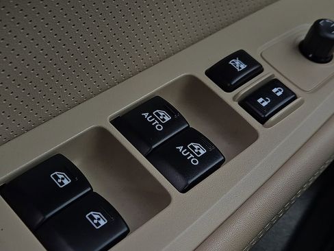 Used 2017 Subaru Outback 3.6R Limited image 18