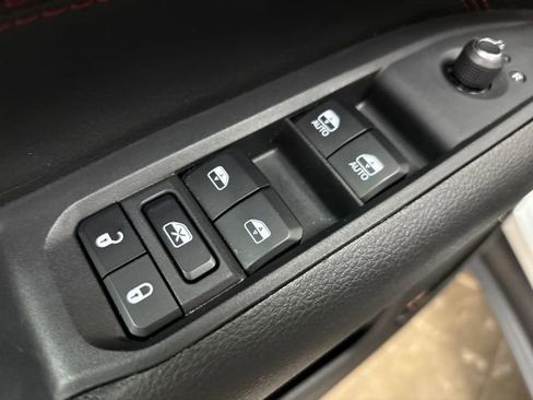 Used 2025 Jeep Compass Trailhawk w/ Trailhawk Elite Group image 11