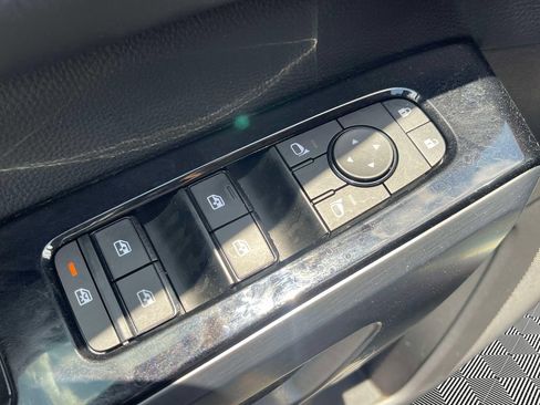 Used 2023 Nissan Pathfinder SL w/ Lighting Package (N92) AWD/4WD image 21