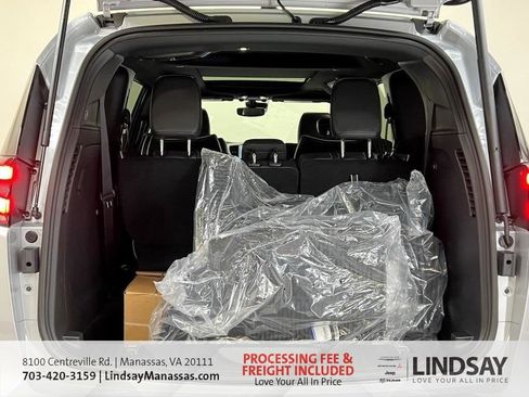 New 2026 Chrysler Pacifica Limited w/ S Appearance Package image 10