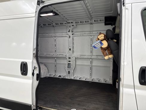 Used 2023 RAM ProMaster 2500 FWD image 15
