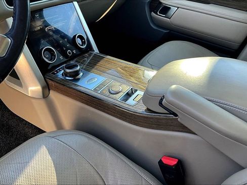 Used 2018 Land Rover Range Rover HSE image 19