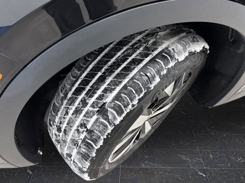 Used 2023 Volkswagen ID.4 Pro image 33