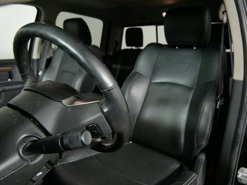 Used 2017 RAM 1500 Laramie w/ Convenience Group AWD/4WD image 11