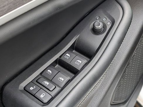 Used 2024 Jeep Grand Cherokee L Limited image 15