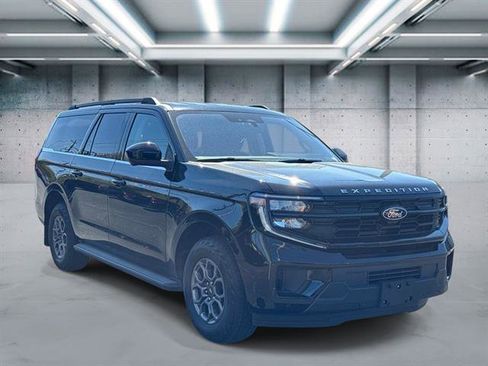 Used 2025 Ford Expedition Max Active AWD/4WD image 24