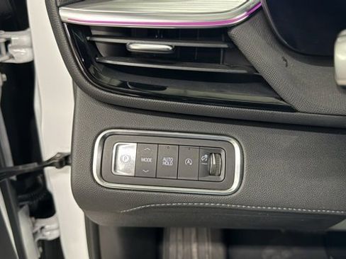 Used 2025 Buick Enclave Preferred image 34