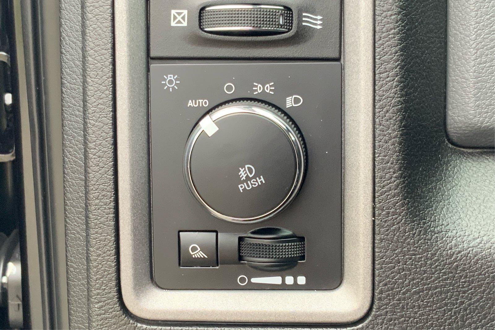 Used 2019 RAM 1500 Express w/ Wheel & Sound Group AWD/4WD image 17