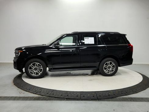 Used 2025 Ford Expedition Active RWD image 5