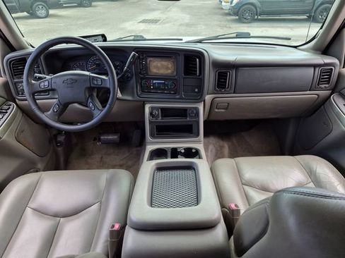 Used 2005 Chevrolet Tahoe Z71 w/ Preferred Equipment Group AWD/4WD image 24