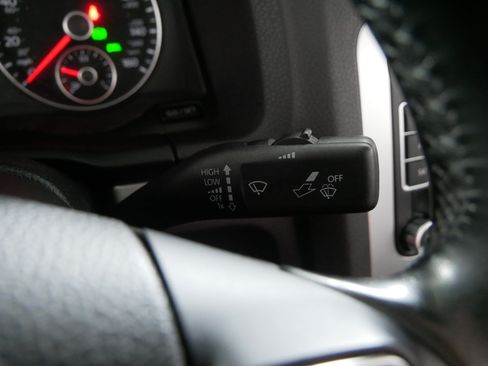 Used 2013 Volkswagen Eos Komfort FWD image 32