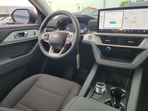 New 2026 Ford Explorer Active AWD/4WD image 13