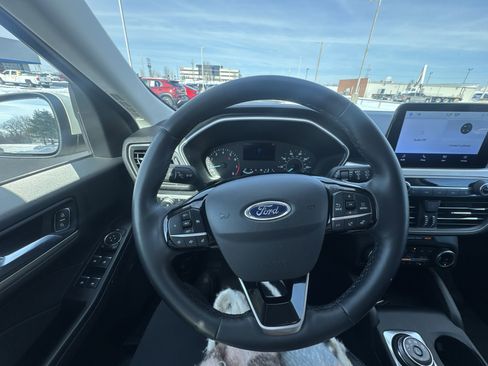 Used 2022 Ford Escape SEL image 14