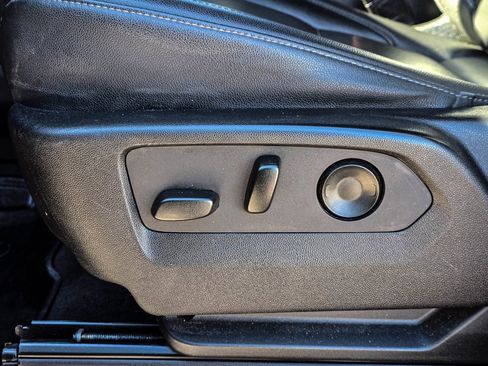 Used 2021 Chevrolet Tahoe Z71 w/ Z71 Off-Road Package image 18