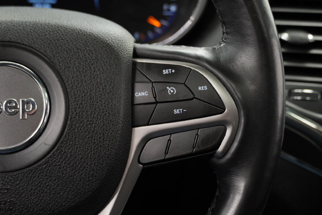 Used 2018 Jeep Grand Cherokee Limited AWD/4WD image 33