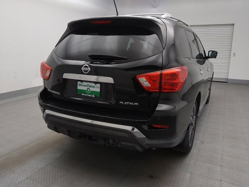 Used 2017 Nissan Pathfinder Platinum w/ Family Entertainment Package FWD image 7