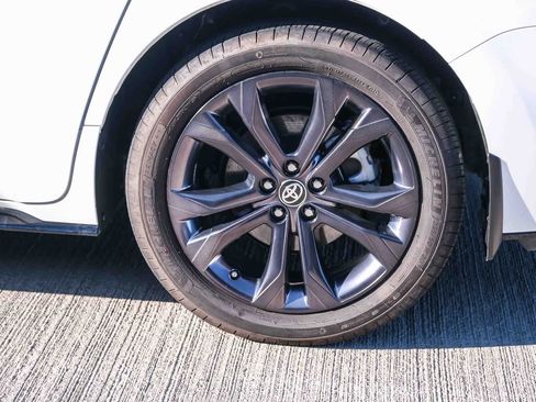Certified 2024 Toyota Sienna XSE w/ XSE Premium Package FWD image 9