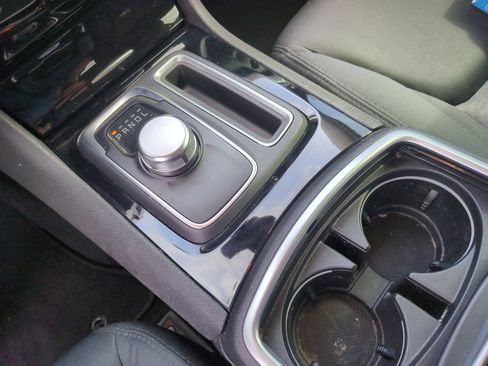 Used 2023 Chrysler 300 Touring image 12