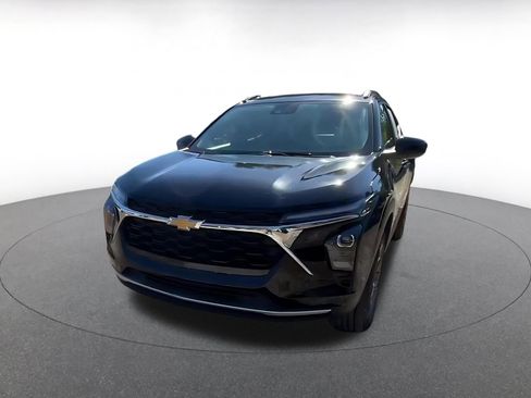 Used 2025 Chevrolet Trax LT w/ LT Convenience Package image 7