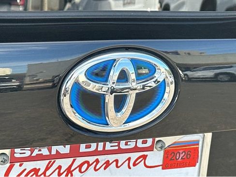 Used 2016 Toyota Prius Three Touring image 13