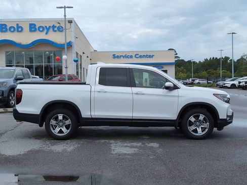 Certified 2025 Honda Ridgeline RTL image 2