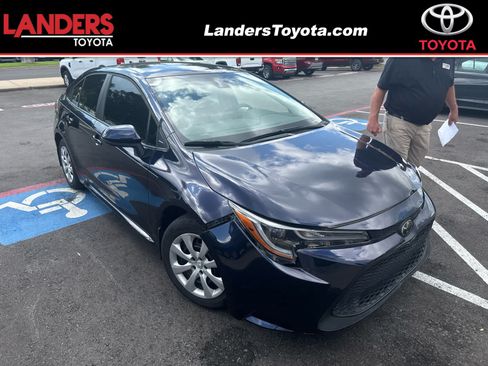 Used 2022 Toyota Corolla LE FWD image 1