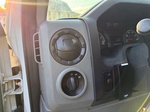 Used 2014 Ford E-150 and Econoline 150 w/ Power Group RWD image 21