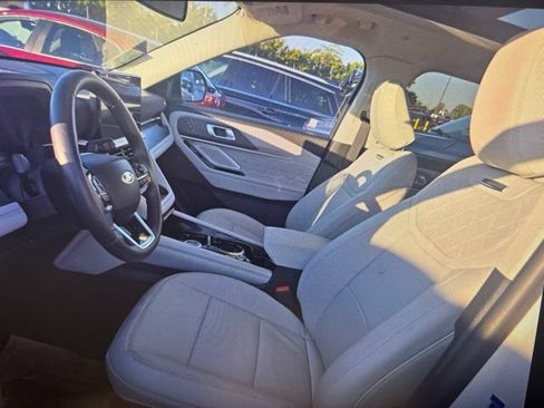 Used 2025 Ford Explorer Platinum w/ LUX Leather Package AWD/4WD image 5